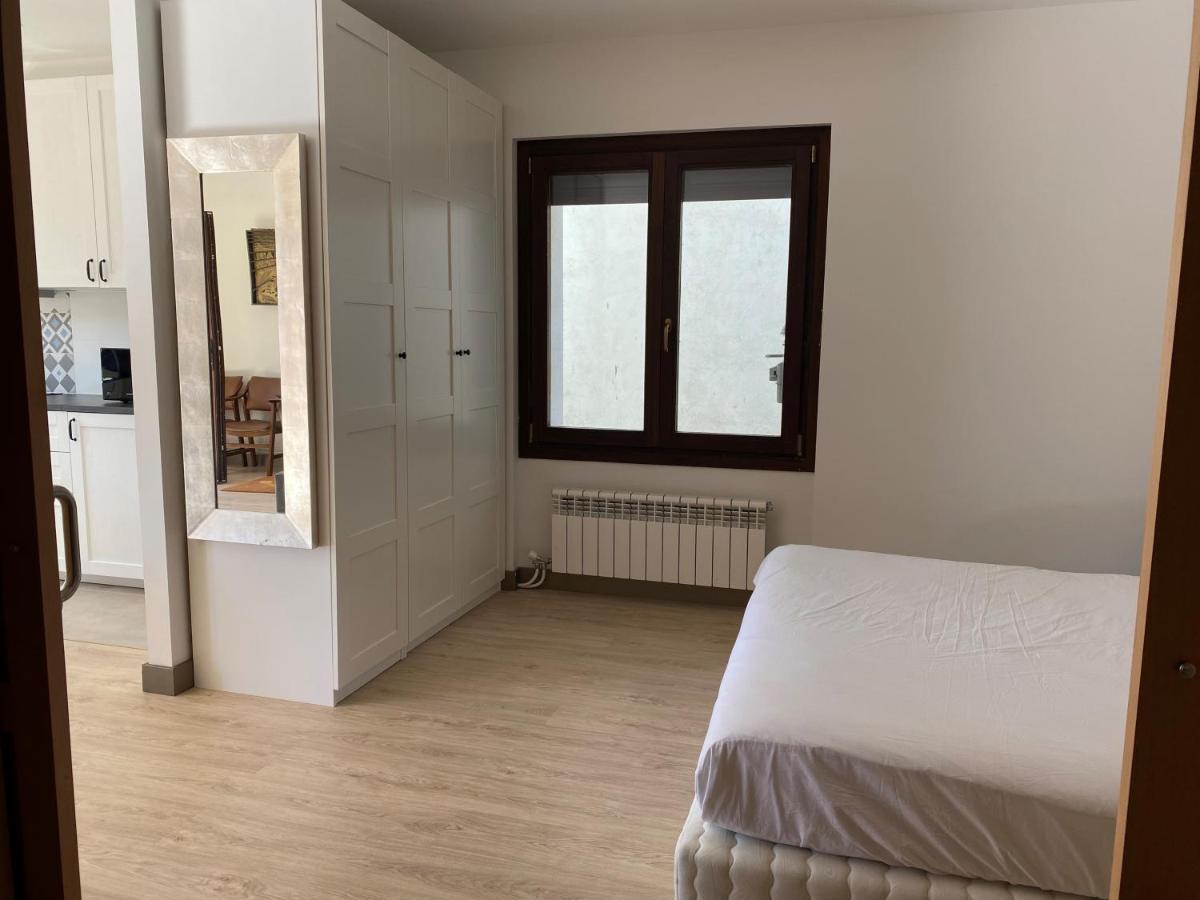 Apartamento Acogedor Сан Хуан де лес Абадесес Екстериор снимка